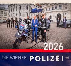 Der „Wiener-Polizei-Kalender-2026“ ist da! – Auch hier „Demokratiebildung für alle“ – wir machen das einfach, aber mit Blaulicht!